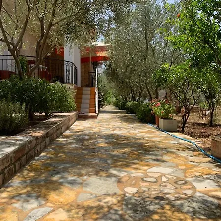 Hillside Guest house Ksamil