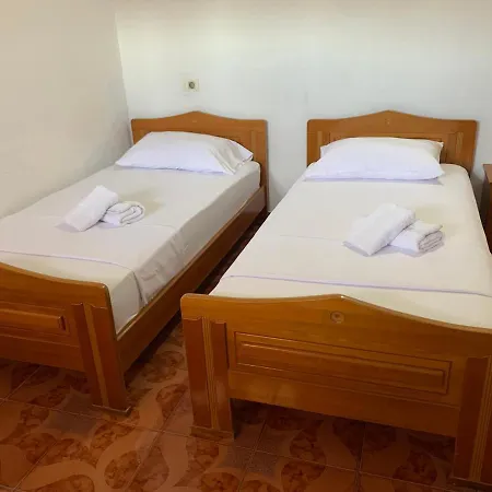Hillside Guest house *