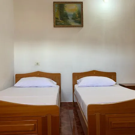 Hillside Guest house *