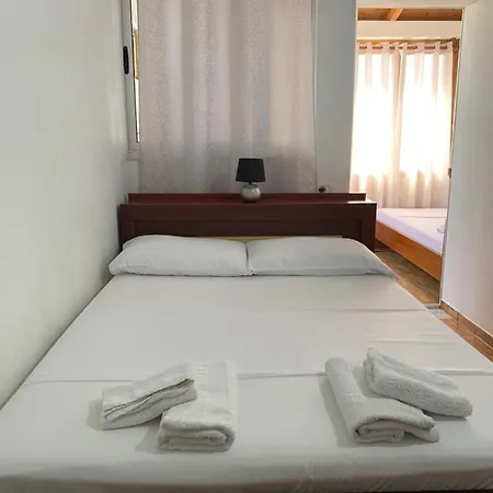 Hillside Guest house *